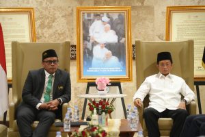 PENYERAHAN HADIAH UMROH – MTQ I IMAM MASJID & PELAJAR